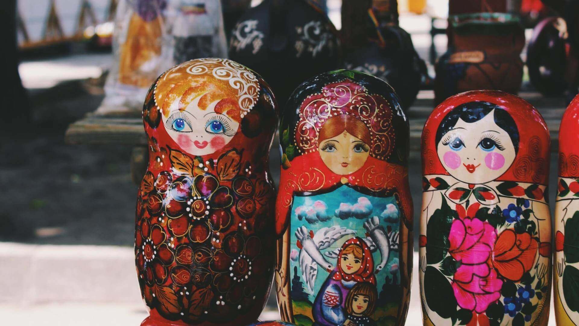 Russische curator kan niet zomaar in Nederland aan de slag
